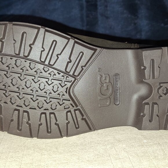 UGG Australia Men's Runyon Lined Chelsea Boot - Picture 8 of 10